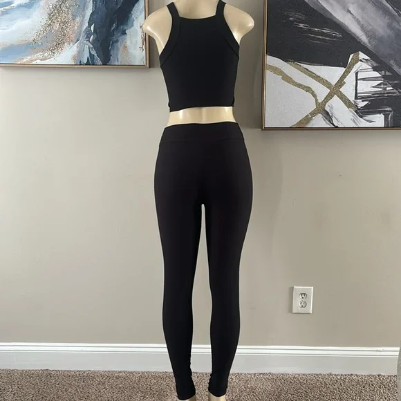 Fashion Nova- pinstripe red rose design set. - Picture 5 of 7